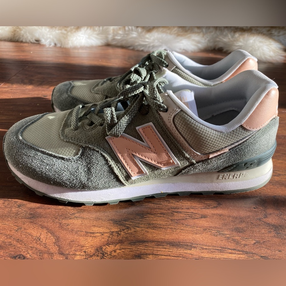 New Balance 574 - Green and Pink